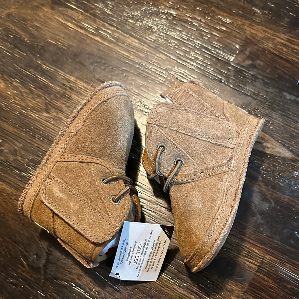 UGG Kids Tan Suede Boots - Picture 5 of 7